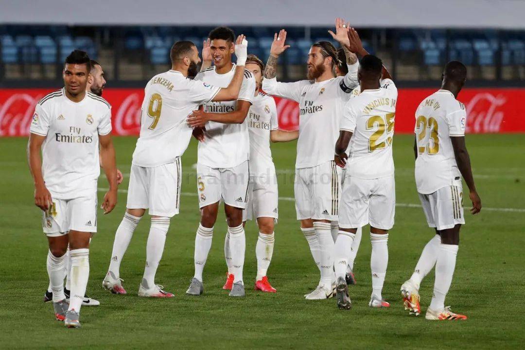 NBA：湖人险胜火箭 詹姆斯砍下全场最高分