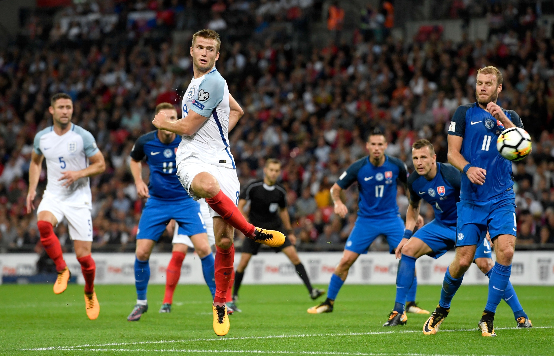 踢球者德甲第15轮最佳阵：斯塔尼希奇、聚勒、希克等球员在列（德甲第15轮踢球者最佳阵容出炉：斯塔尼希奇、聚勒、希克等入选）