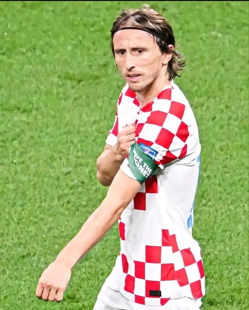 梅西：布斯克茨的退役我们之前讨论过，阿尔巴退役完全是晴天霹雳