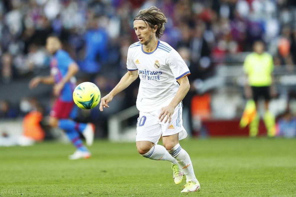 尤尔曼德：多特是顶级球队；格里马尔多可以胜任多个位置