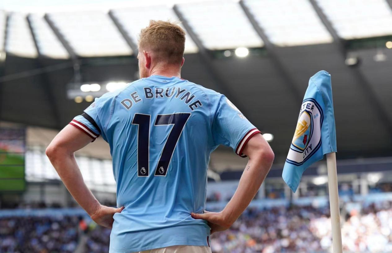 雷霆11月24日以122-95大胜开拓者，杨瀚森打破中国球员NBA得分纪录，展现强大实力。